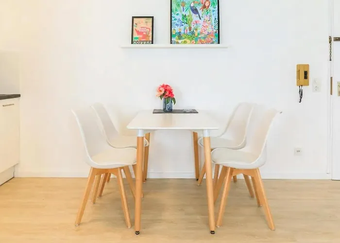 Modern Apartment In City Center